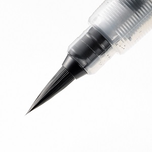ぺんてる筆は本格的な毛筆タイプ